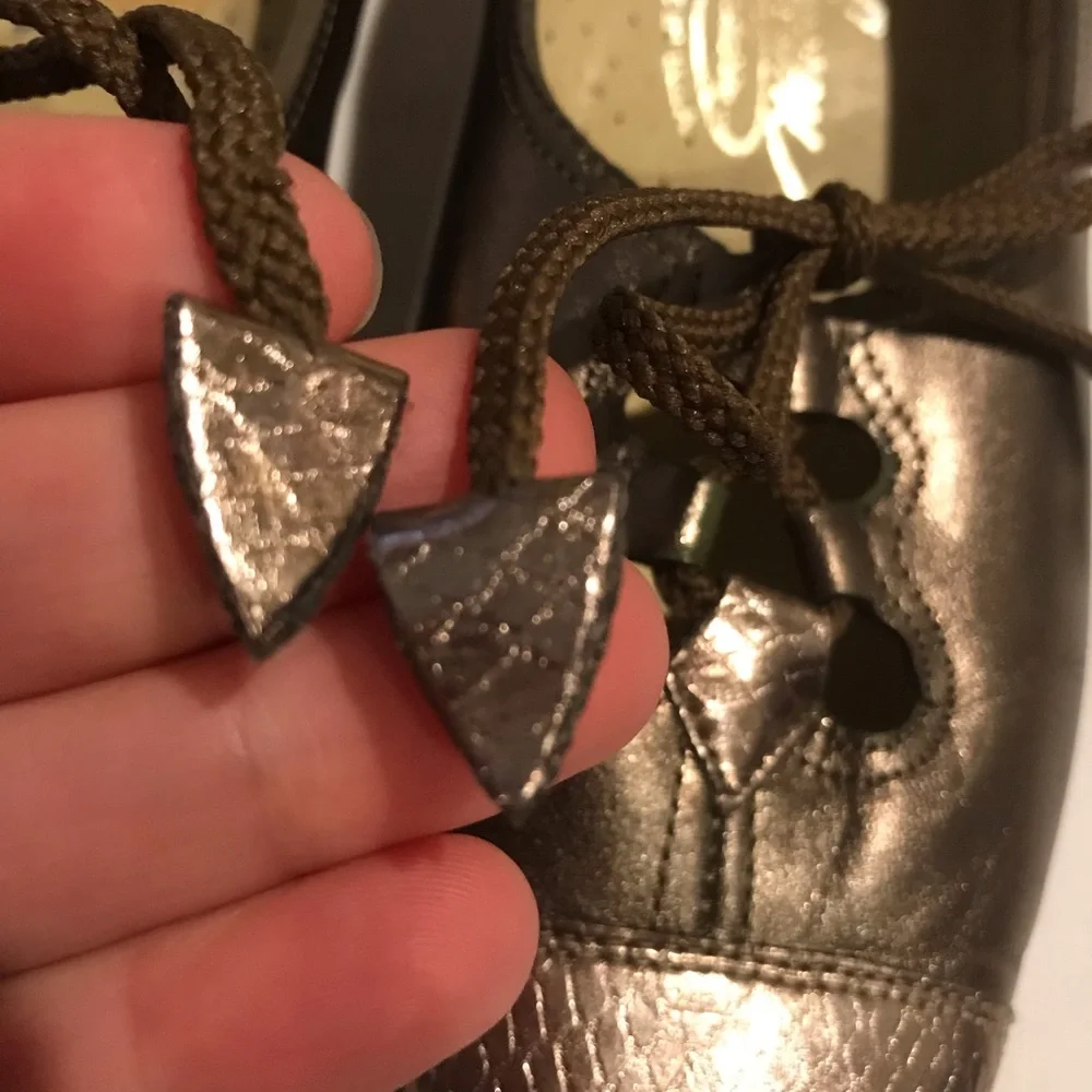 Johansen USA vintage metallic bronze 6 embossed tie leather dance shoes